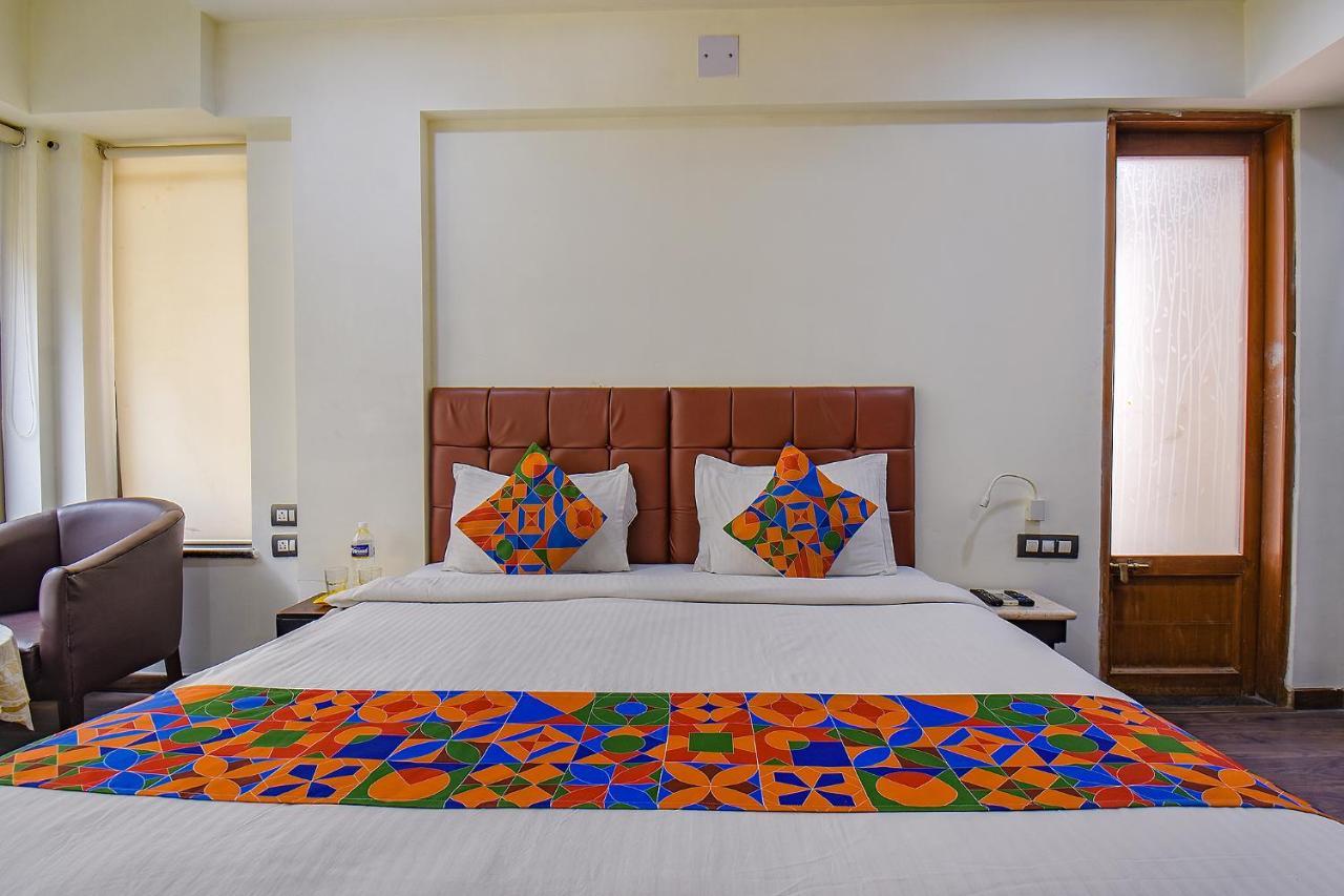 Fabhotel Sr Wakad - Nr Mall Of Millenium