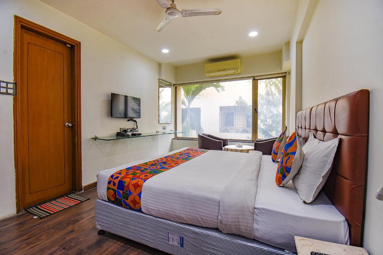 Fabhotel Sr Wakad - Nr Mall Of Millenium 3*