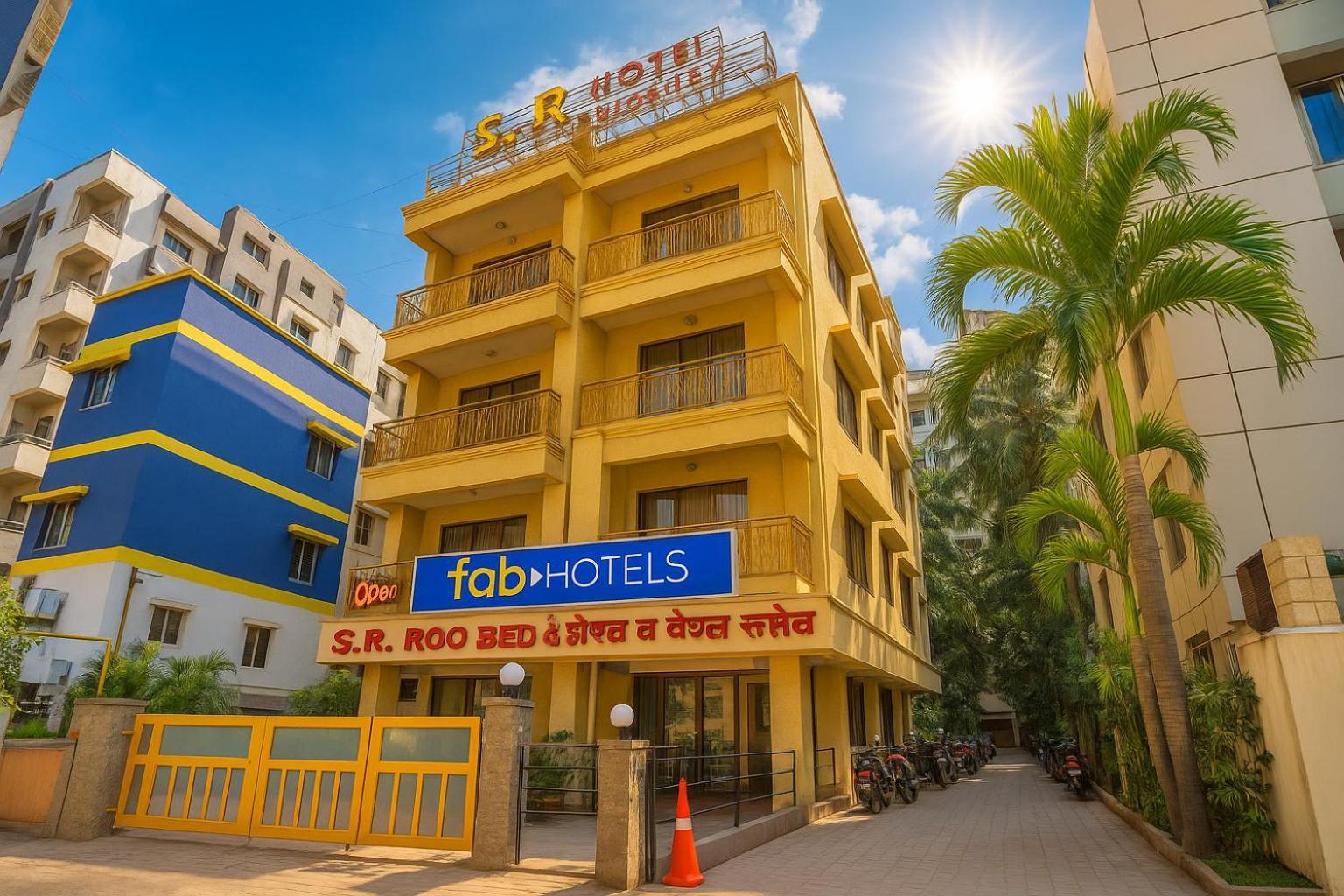 Fabhotel Sr Wakad - Nr Mall Of Millenium Pimpri-Chinchwad